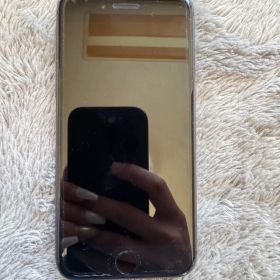 Apple iPhone 8 64GB ブラック