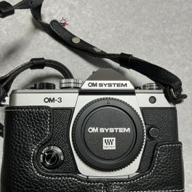 OM SYSTEM OM-3 ボディ 革ケース、革ストラップ付