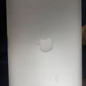 Apple MacBook Air (11-inch, Mid 2012) 本体