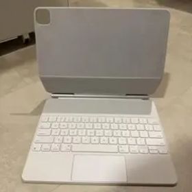 iPad Pro 12.9インチ Magic Keyboard ホワイト 箱有り