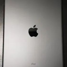 iPad 第8世代 32GB WI-fi+Cellularモデル スペースグレー