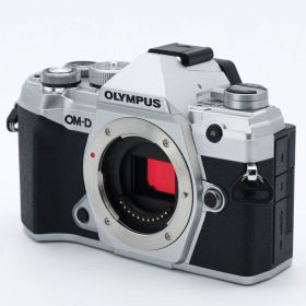 OLYMPUS (オリンパス) OM-D E-M5 Mark III ボディ [シルバー] _GP00011103