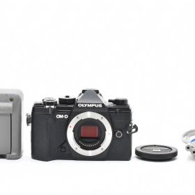 ★極美品★ショット数7916回★ オリンパス OLYMPUS OM-D E-M5 Mark III ブラック ボディ バッテリー2個付き★ T58＃4835