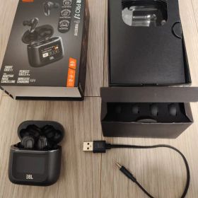 JBL Tour Pro 2 ワイヤレスイヤホン