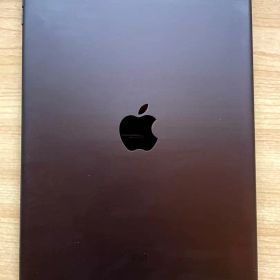 美品 iPad 第8世代 スペースグレイ 32GB A2270