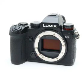 【中古】 《美品》 Panasonic LUMIX DC-S5 ボディ 【ファインダー部品交換/各部点検済】 [ デジタルカメラ ]