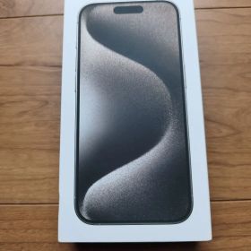 Apple iPhone 15 Pro ナチュラルチタニウム 本体