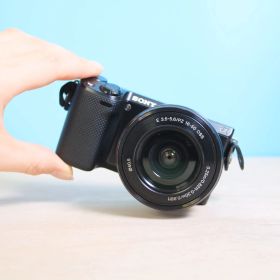 Wi-Fiスマホ転送❁初心者セット❁ SONY NEX-5R ミラーレス 一眼レフカメラ レンズセット バッグ付き H286