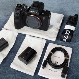 美品 ソニー ミラーレスデジタル一眼カメラ α7 IV ILCE-7M4K