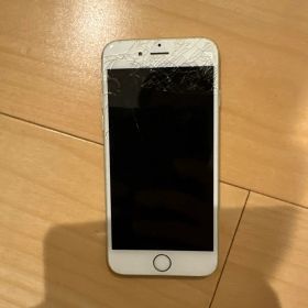 iPhone 6 シルバー 本体 ひび割れあり