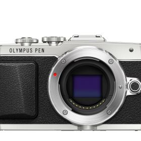 【中古】【非常に良い】OLYMPUS ミラーレス一眼 PEN E-PL7 ボディ シルバー PEN E-PL7 BODY SLV