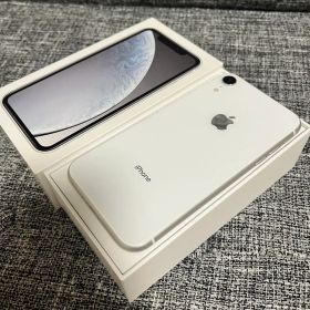 iPhone xr ホワイト 64GB SIMロックなし 美品