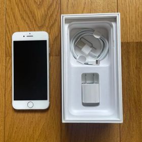 Apple iPhone 7 32GB シルバー 本体 ケース
