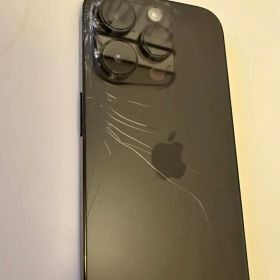 iPhone 14 Pro ブラック 黒 本体 256GB 背面割れ有り。