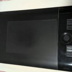 Wacom intuos4 PTK-640ペン先おまけ付き