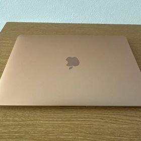 MacBook Air M1 8 256GB MGND3J/A incace付き