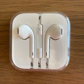 Apple EarPods ホワイト ケース付き