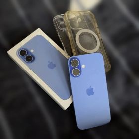 Apple iPhone 16 ブルー 256GB 本体とケース付き