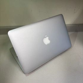 MacBook Air 11インチ シルバー Apple