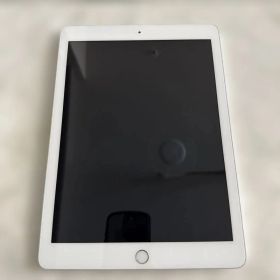 iPad 第6世代 A1893 Wi-Fiモデル シルバー 32GB