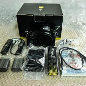 ■美品 Nikon (ニコン) 「Z 6」ボディ+ おまけ