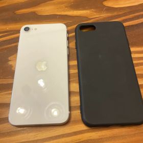 iPhone SE 本体 64GB