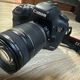 Canon EOS 7D Mark II デジタル一眼レフカメラ