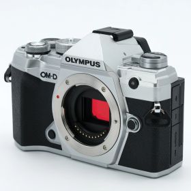 【中古】[良品] OLYMPUS (オリンパス) OM-D E-M5 Mark III ボディ [シルバー] _GP00011103