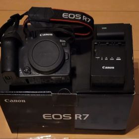 Canon EOS R7 ボディ 保証3年半つき