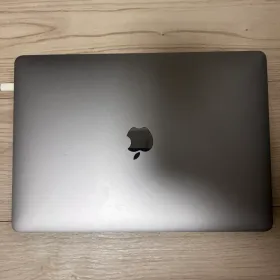 美品 MacBook Pro 2017 Core i5 8GB 256GB MacBookPro 13インチモデル[2017年/SSD 256GB/メモリ 8GB/2.3GHz
