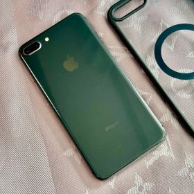 【au】Apple iPhone 8 Plus 256GB 74%