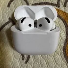 Apple AirPods 4 本体 美品