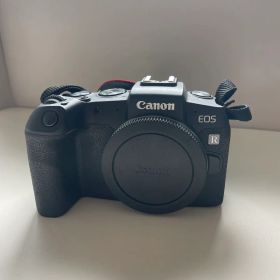 Canon EOS RP ミラーレスカメラ