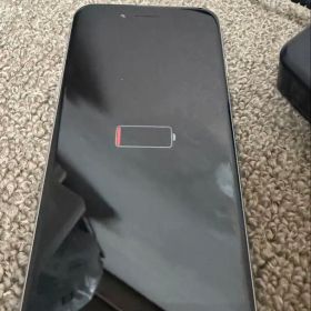 Apple iPhone SE 第2世代シルバー 本体