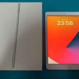 iPad 第8世代 32GB Wi-Fi シルバー