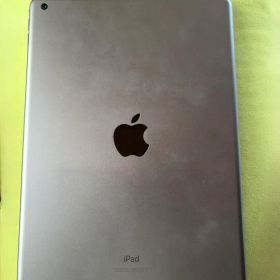 iPad 第8世代 32GB Wi-Fi 10.2 A2270 純正一式初期化済