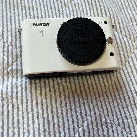 Nikon 1 J1 ホワイト ミラーレスカメラ【ジャンク】