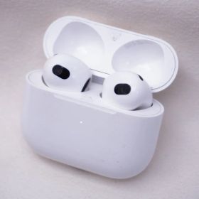 Apple オーディオ機器 AirPods 第3世代 MagSafe対応
