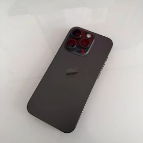 Apple iPhone 15 Pro ブラックチタニウム / 256GB