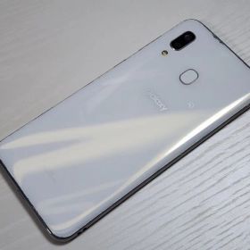 完動品 au SCV43 SAMSUNG Galaxy A30 ホワイト