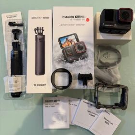 Insta360 AcePro + ３脚などアクセサリー / 5年長期保証加入済