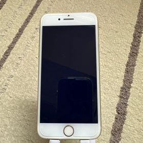 iPhone 8 バッテリー100%