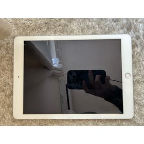 アップル(Apple)のApple iPad (第5世代) MP2G2J/A(タブレット)