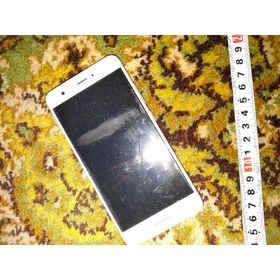 スマホ Huawei nova ホワイト膨れありますがよろしくお願い致します(スマートフォン本体)