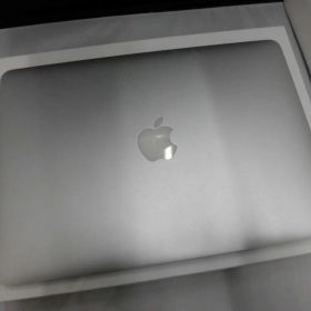 アップル Apple MacBook Air 13インチ MJVG2J/A 【中古】