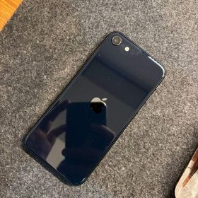 アップル(Apple)のiPhone SE（第3世代） 64GB ブラック バッテリー100% 129(スマートフォン本体)