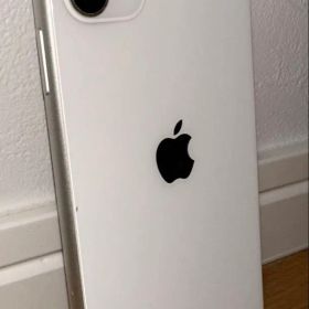 iPhone 11 ホワイト 128GB 本体【カメラ片方ヒビ・SIMフリー】