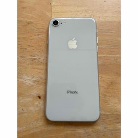アイフォーン(iPhone)のアップル iPhone8 64GB White docomo(スマートフォン本体)