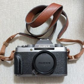 【動作良好】FUJIFILM X-T100 ボディ（ダークシルバー）ストラップ付