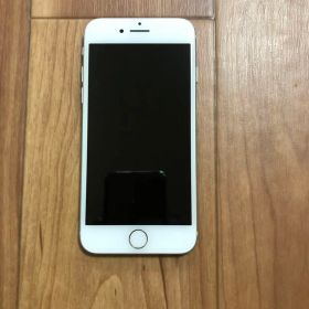 Apple iPhone 7 シルバー simロック解除済み